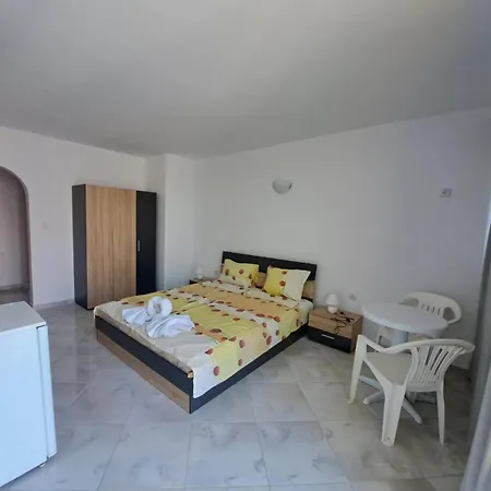 за гости кирови Affittacamere Ahtopol