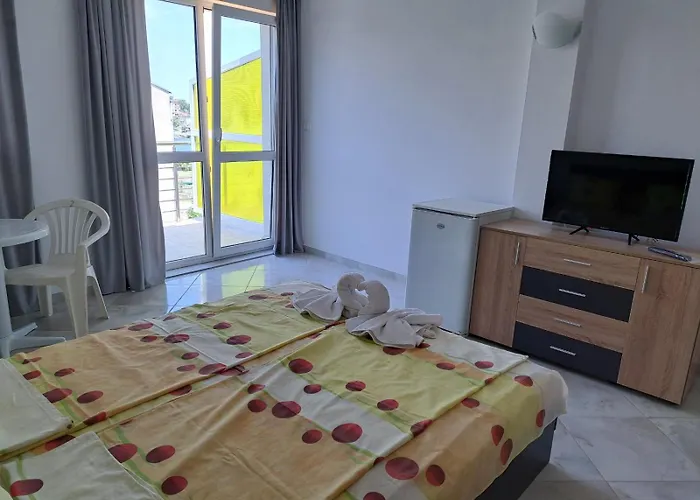 за гости кирови * Ahtopol