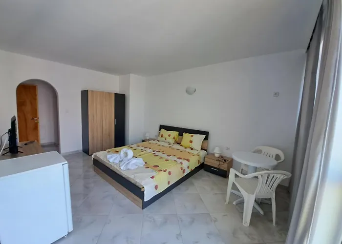 за гости кирови Casa de hóspedes Ahtopol