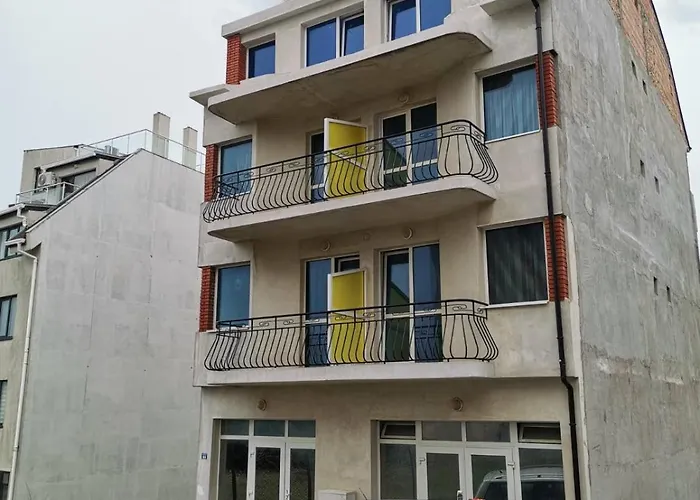 за гости кирови * Ahtopol